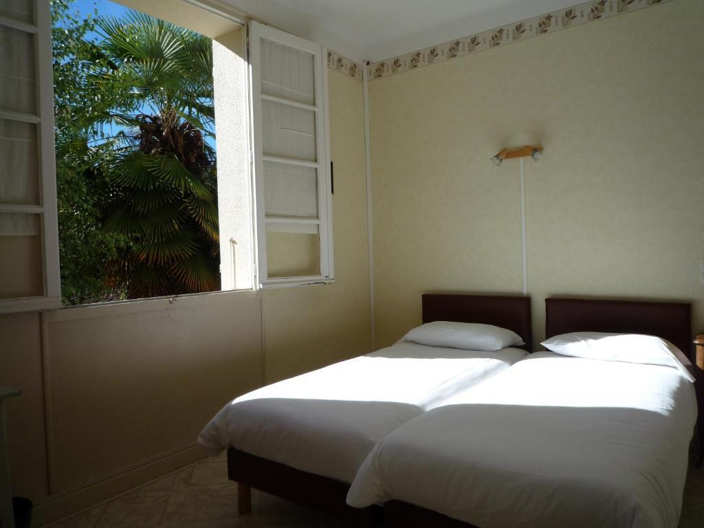 Hotel La Flamme Rouge Saint-Girons  Chambre photo