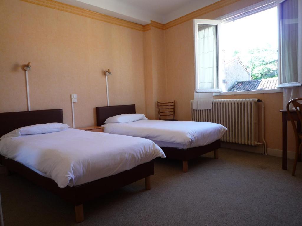 Hotel La Flamme Rouge Saint-Girons  Chambre photo